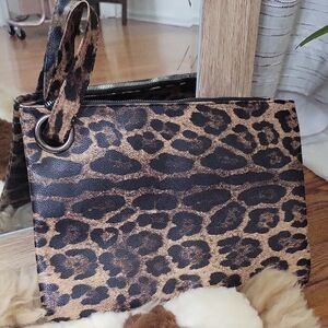 SHEIN Leopard Print Wristlet Clutch in Brown and Black